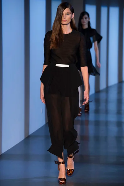 Look 28